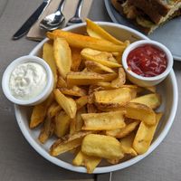 Besten Pommes Mayo sehr fein Ketchup sehr fruchtig at Katzentempel Minden in Minden