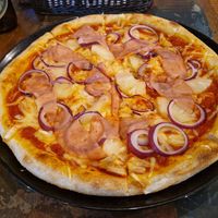 5 stars for the Pizza Hawaii with vegan ham instead of jalapeños at Vega in Wroclaw