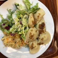 Pierogi ripieni di tofu e spinaci e verdure   at Vega in Wroclaw