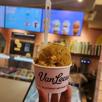 Sweet Potato Marshmallow Pie #Veganuary at Van Leeuwen Ice Cream - Astoria in Queens