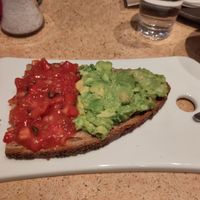 Das einzige vegane Essen, was wir heute am Feiertag in Kitzbühel gefunden haben. Nichts Außergewöhnliches, aber hilft gegen den Hunger. at Pano in Kitzbuehel