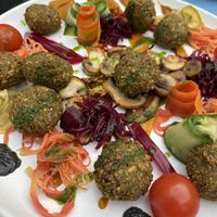Falafel dish plus mushrooms  #Veganuary at Les Indécis in Tunis