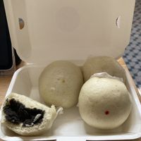   at Gu Long Bao - กู่ หลง เปา ซาลาเปาโบราณ 古笼包 包子店 in Bangkok