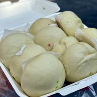   at Gu Long Bao - กู่ หลง เปา ซาลาเปาโบราณ 古笼包 包子店 in Bangkok