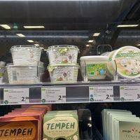 vegane milchprodukte at denn's BioMarkt - Kaiserstrasse in Dortmund
