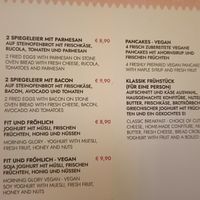 Vegan pancakes but in the vegan breakfast plate there is honey ...? 🤔 at Barbarella Cafe in Aachen