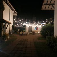 Abendliche Stimmung im Außenbereich at YAAGA - BACKYARD DINING in Negombo