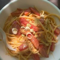 spaghetti con sugo freddo di pomodoro e lemongrass at Botanical Bar in Bologna
