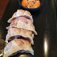 Vegan Cheeseburger Dumplings mit Burgersauce at Dumplinghouse in Kassel