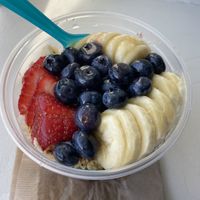 Açaí bowl at Nekter Juice Bar in Santa Monica