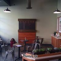 Seating at Nekter Juice Bar in Santa Monica