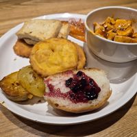  at Sumanxiang Vegetarian Cafeteria Suyan - 素满香素食自助餐厅·素宴 民乐园店 in Xian