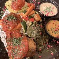 Vegane Vorspeisenplatte  at memán restaurant in Hamburg