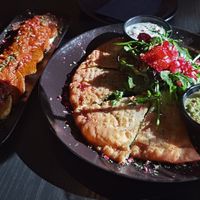 Borani (10,50 Euro) und Bolani Sabzi (10,90 Euro) at memán restaurant in Hamburg