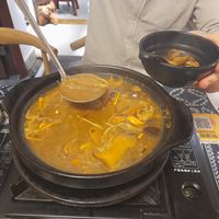 1st step of the hotpot - mushrooms in mushroom broth at Yún Shān Zhī Jùn 雲山之菌 in Dali