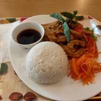 Riz au tofu sauté at Banh Mi Dàu B in Paris
