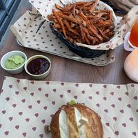 Berlin Mitte and sweet potato fries  at Burgerheart in Mainz