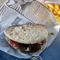 Le Tarameya mit Pommes - sehr lecker!!   at L‘Oasis in Les Mathes