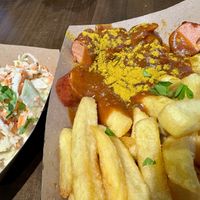 currywurst & fries & cole slaw #Veganuary at Frittenwerk - Frankfurt Hbf in Frankfurt