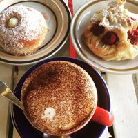 breakfast at Crumbs Organic Bakehouse in Kensington