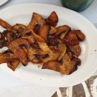 Fried mushrooms with garlic and balsamic vinegar €7.00 at Diporto in Milos