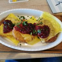 Kartoffelröstie mit vegane Käse und Preiselbeeren at Pier Vier in Cuxhaven
