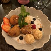 Banh Thap Cam (Sesam- und Bananenbällchen)  at Soy Club in Stuttgart