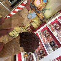 Vegan icecreams with toppings at Hans & Gretel in Kos