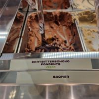 Vegan clearly labelled at AiJOO Eismanufaktur  in Naturno