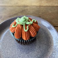 Halloween pumpkin cupcake    at Scullin Sweet Bones in Scullin