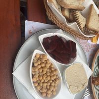 “deconstructed” sandwich (gf bread, pickled beets, chickpeas & hummus)  at Royal Garden Juice Bar in Budva