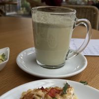 Matcha mit milchalternative   at Leaves in Ammerbuch