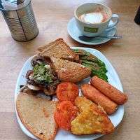Lovely vegan breakfast, with a perfect soy chai Latte 👌 at Tapa Coffee and Bakehouse in Glasgow