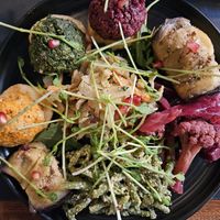 Kleiner Vorspeisenteller at SO RE Restaurant & Bar - Georgische Küche in Dusseldorf