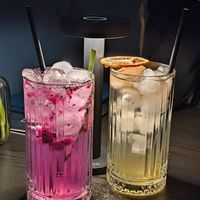 Dragonfruit Lemonade und Pandan Sencha Ice Tea at SOYO - Restaurant & Bar in Landshut