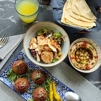 Salad/Humus/Falafel at Fairuz in Parma