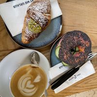 Croissant de pistacho y Bagel de humus  at Grey Kaffee in Vienna