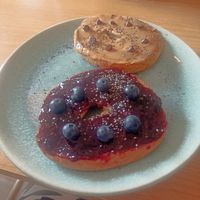 Peanut bagel at Caffè Latte Brunch in Miliano
