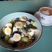Super Frühstück, frisch zubereitet, sehr lecker und alles vegan - was will man mehr 🙃  at A Little Lost in Munich