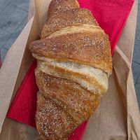 Aprikosen Croissant at A Little Lost in Munich