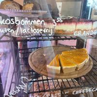 Vegan mango-cheesecake 🥭   at T Lokaal in West-terschelling