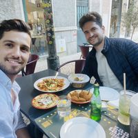 Falafel, hummus and the fatousch, all vegan - except the flexitarian to the right 😅🌱  at Zaataria in Lisbon