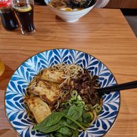blackgarlic ramen, vegan version at the front at Ichi Go Ichi E in Vienna
