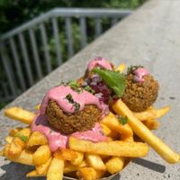 Falafelpommes at Schwarze Kiste am Hochablass - Kiosk in Augsburg