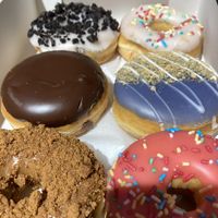 Oreo, vanilla, boston creme, crispy bluebelly, speculatiuss, strawberry at Dunkin' in Graz