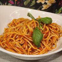Tomato spaghetti at Babayaga in Bellagio