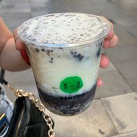 M Super Oreo con leche de soja y yogurt popping (5€) at ZenZoo in Barcelona