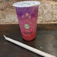 Pink lemonade with strawberry popping boba at ZenZoo in Barcelona