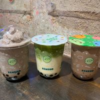 Matcha ya con leche de avena (5€) (el del medio) at ZenZoo in Barcelona