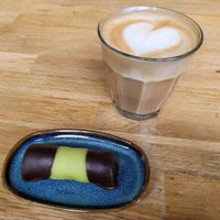 Oat latte, and a «damsugare» (means vacuum cleaner 🤣) at Kopps in Gothenburg